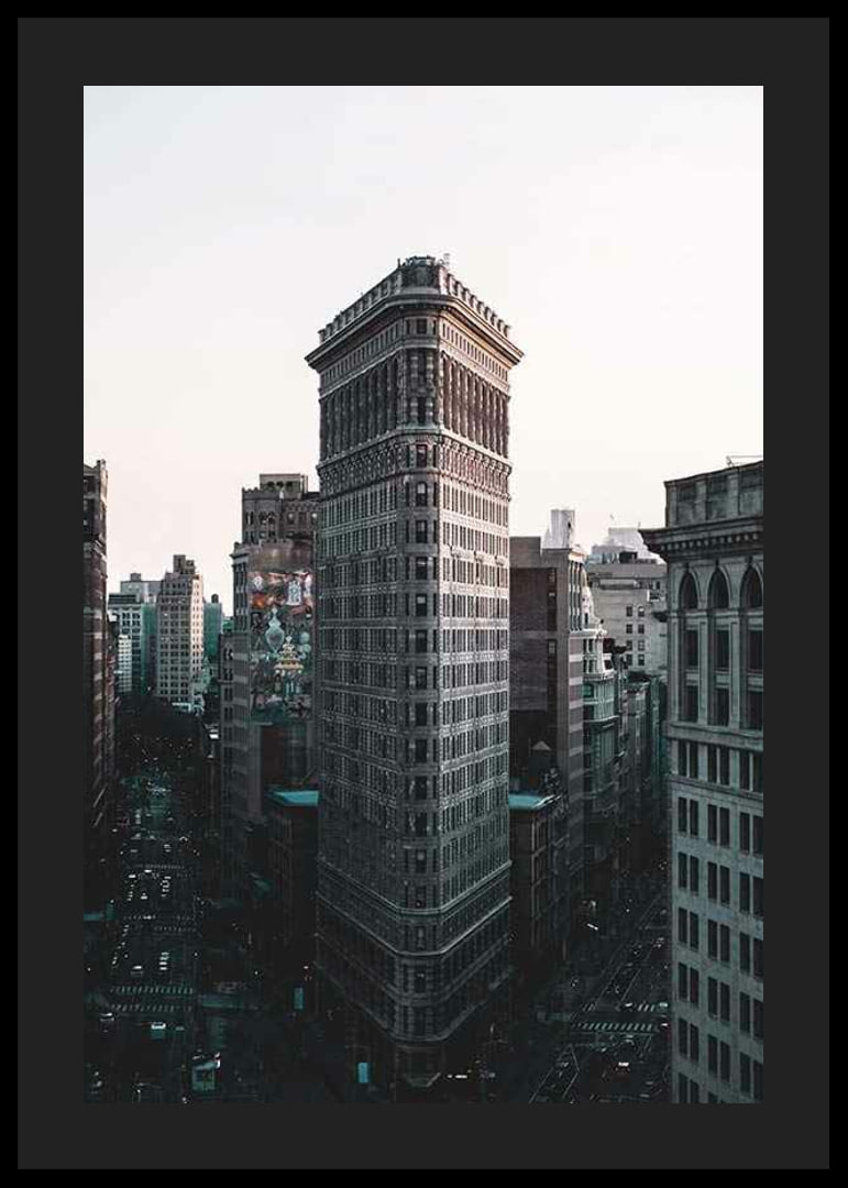 Fotografi av Flatiron Building i New York mot ljus himmel-12