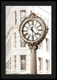 Fotografi av dekorativ gyllen gateklokke på Flatiron-4