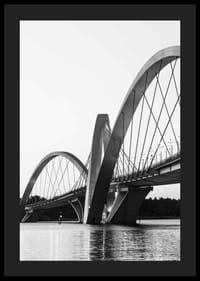 Vista en blanco y negro del puente Juscelino Kubitschek en Brasilia-4