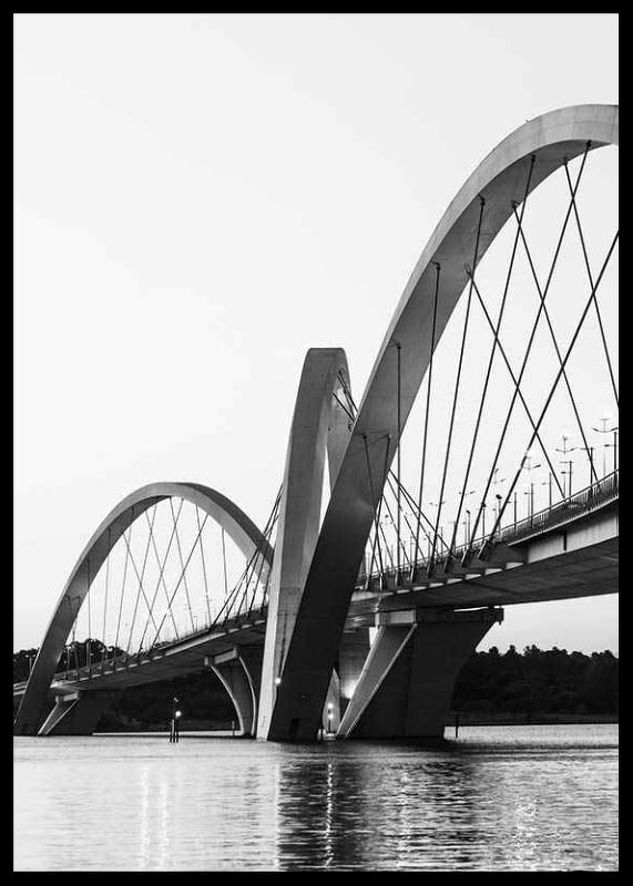 Black and white view of the Juscelino Kubitschek Bridge in Brasília-12
