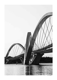 Black and white view of the Juscelino Kubitschek Bridge in Brasília-1