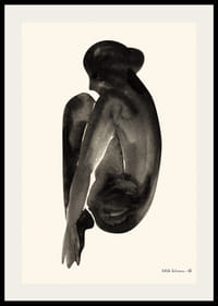 Akvarel af siddende kvinde i sort på lys baggrund-2