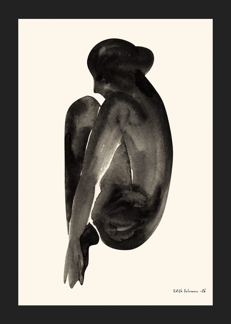 Akvarel af siddende kvinde i sort på lys baggrund-12