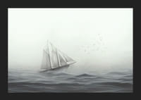 Vitorláshajó nagy fehér vitorlákkal a ködös tengeren szürkeárnyalatos-5