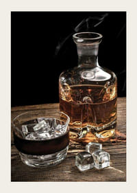 Motivo fotográfico con decantador de whisky, vaso y cubitos de hielo.-5