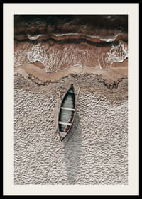 Fotografi av träroddbåt på ljus sandstrand vid havet-2