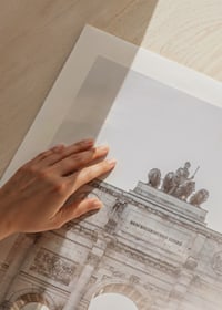 Fotografi av Siegestor i München med mjukt morgonljus-9