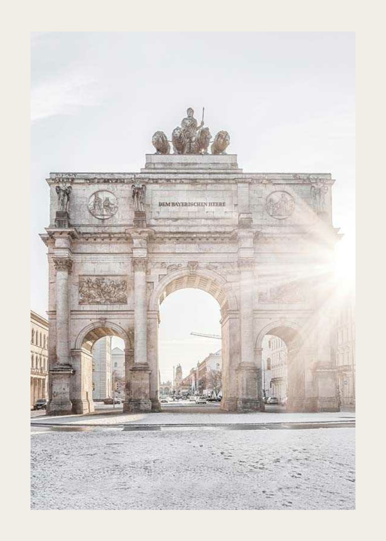 Fotografi av Siegestor i München med mjukt morgonljus-12