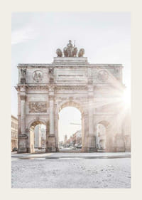 Fotografie des Siegestors in München im sanften Morgenlicht-3