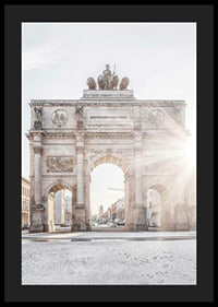 Fotografi av Siegestor i München med mjukt morgonljus-4