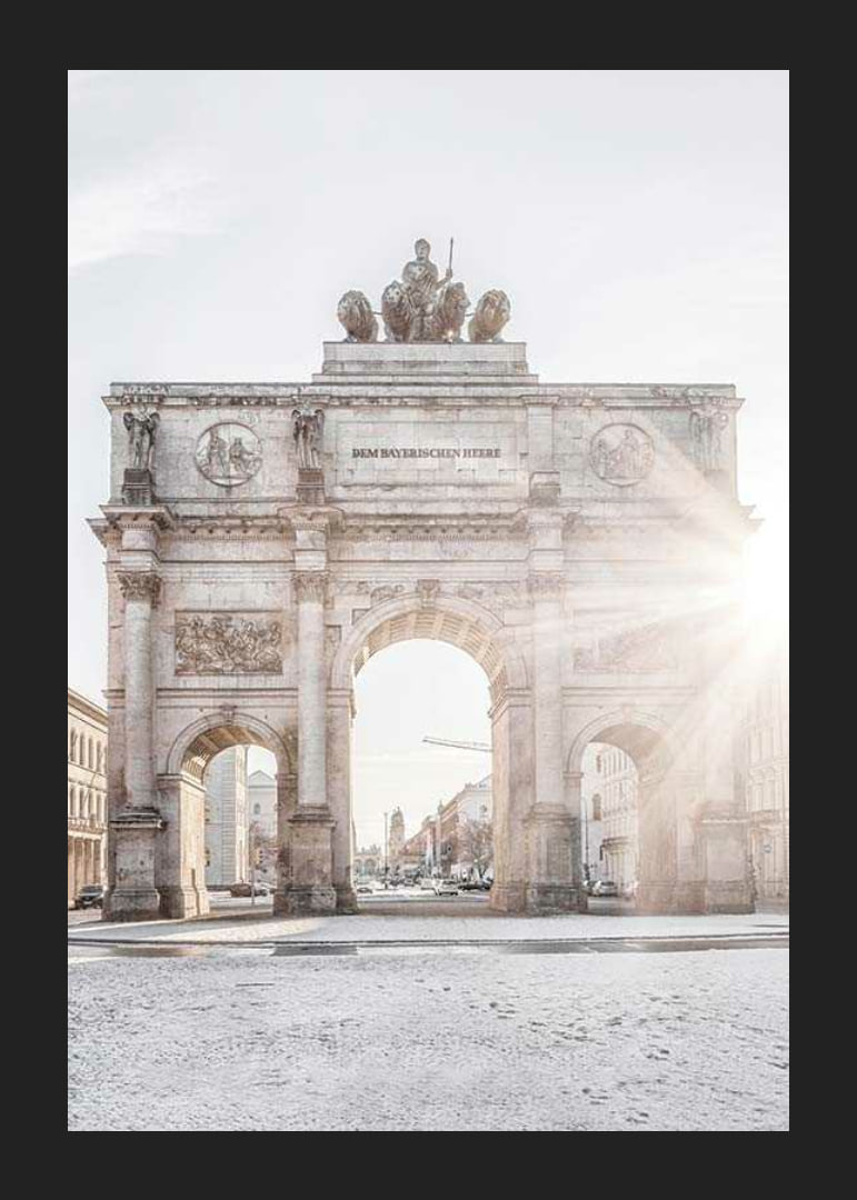 Fotografi av Siegestor i München med mjukt morgonljus-12