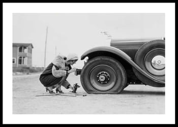 Poster Old Car Flat Tire