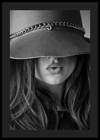 Black and white fashion image of woman with big hat and long hair-4