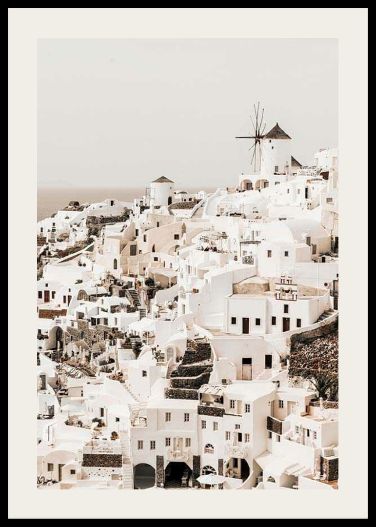 Vita hus i Oia på Santorini med vindkvarn och ljus bakgrund-12