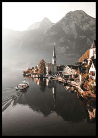 Fotografia di Hallstatt con chiesa, lago e alte montagne-6