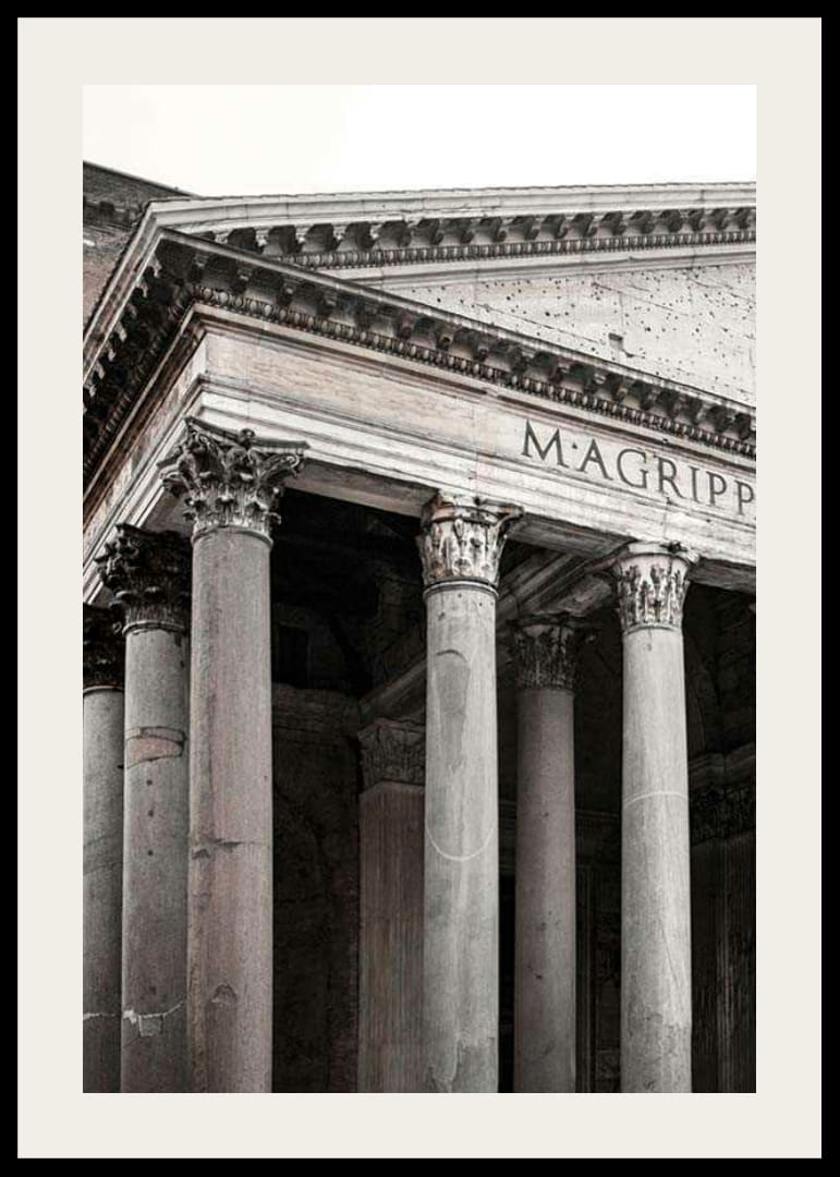 Foto der Säulen und der antiken Fassade des Pantheons in Rom-12