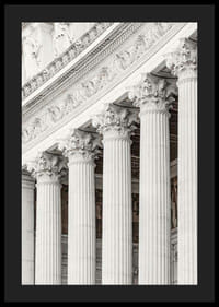 Fotografia di colonne di marmo classiche in un edificio romano-4