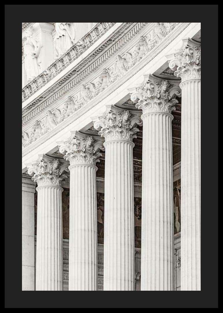 Fotografia di colonne di marmo classiche in un edificio romano-12