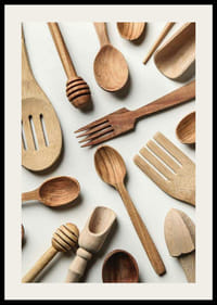 Fotografia di vari utensili da cucina in legno su uno sfondo chiaro-2