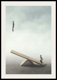 Surrealistinen kuva kahdesta miehestä keinulaudalla-2