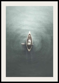 Acuarelă cu o barcă cu vâsle văzută de sus pe apă liniștită-2