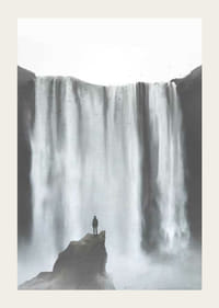 Ilustrovaná silueta osamelého človeka pri veľkom vodopáde-3