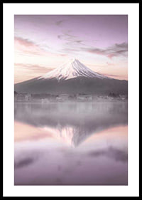 Fotografie des Fuji bei Sonnenaufgang mit violetten Tönen-0