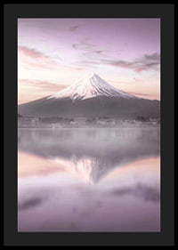 Fotografie des Fuji bei Sonnenaufgang mit violetten Tönen-4