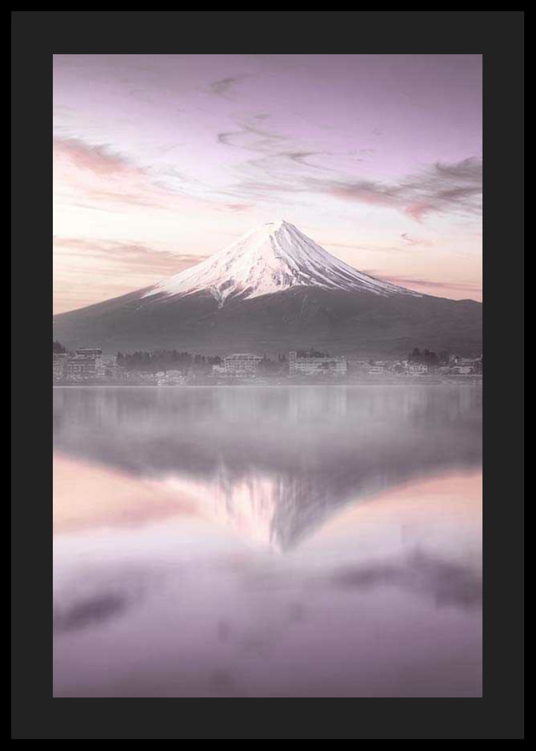 Fotografie des Fuji bei Sonnenaufgang mit violetten Tönen-12