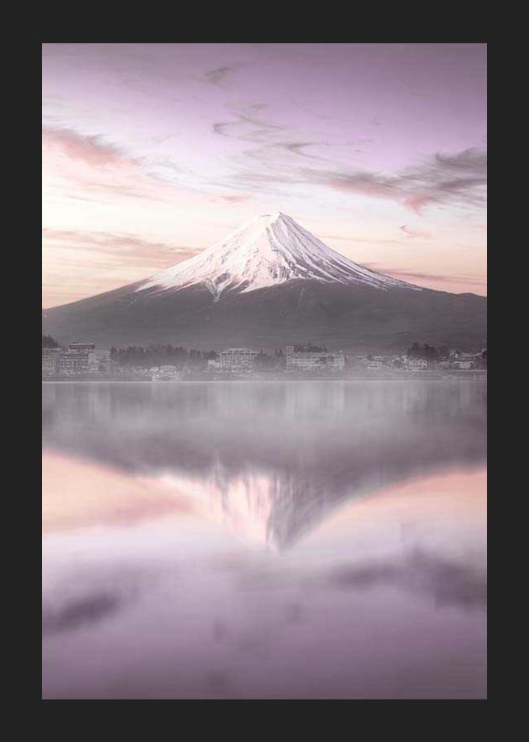 Fotografie des Fuji bei Sonnenaufgang mit violetten Tönen-12