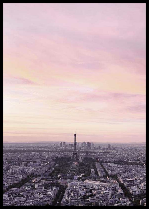 Fotografisk vy över Paris med Eiffeltornet i lila kvällsljus-12