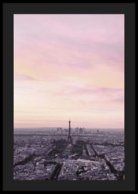 Fotografisk vy över Paris med Eiffeltornet i lila kvällsljus-4