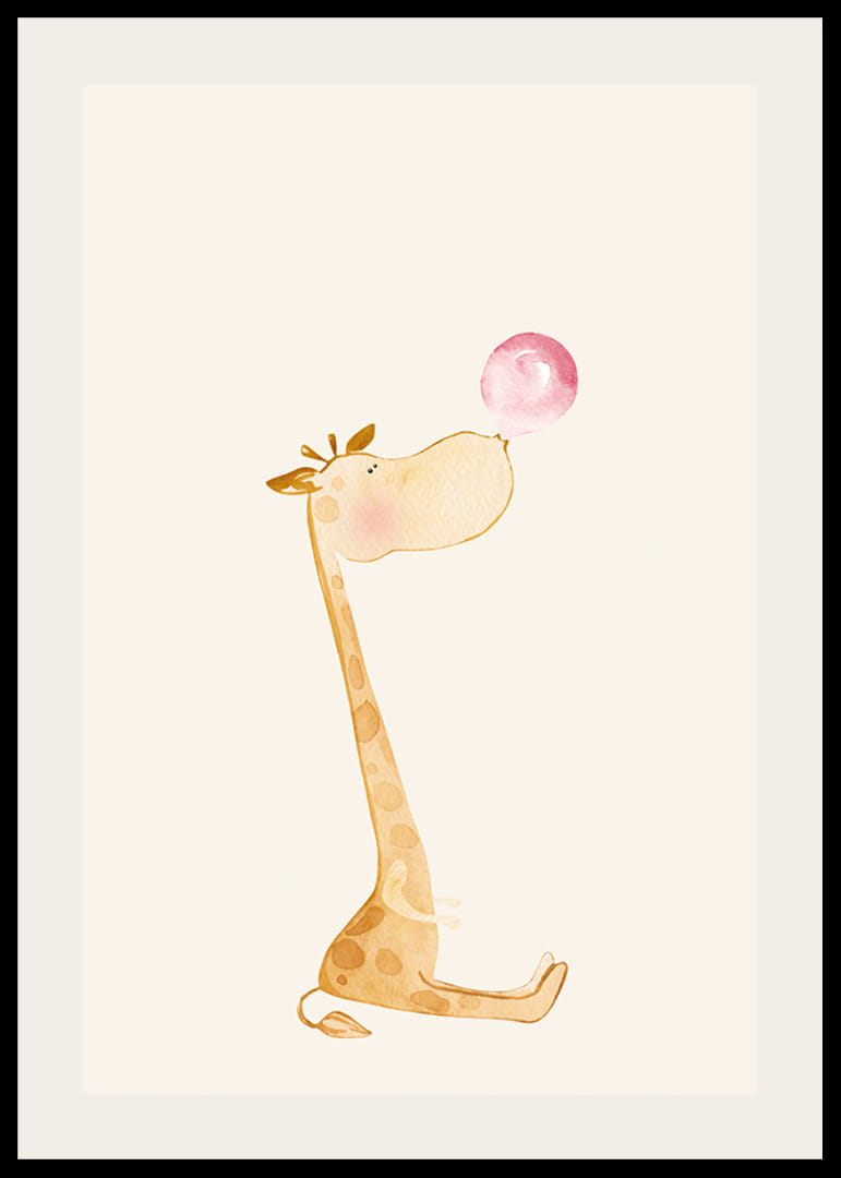 Geïllustreerde giraffe die roze kauwgom blaast tegen een beige achtergrond-12