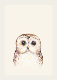 Ilustración de acuarela de búho con ojos grandes sobre fondo beige-3