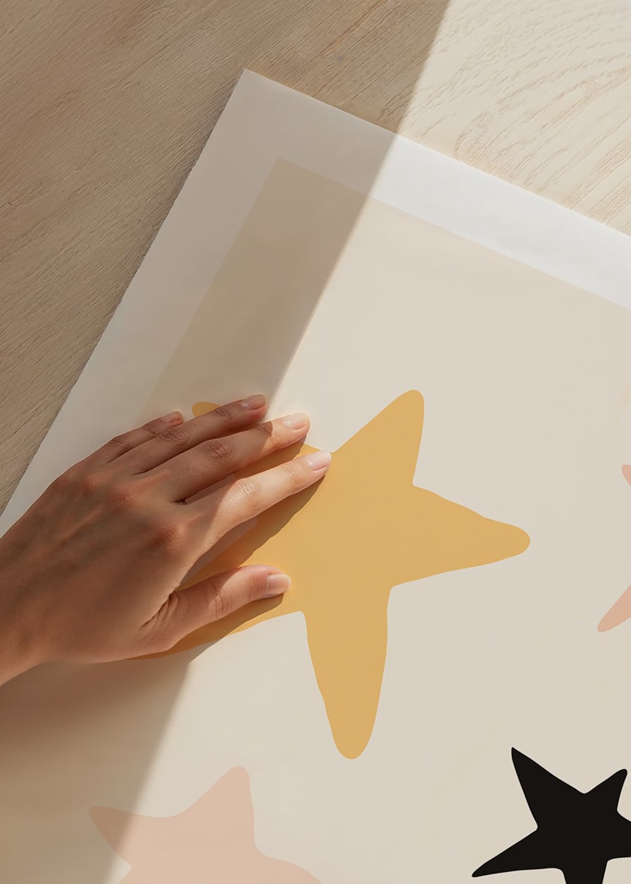 Étoiles illustrées de différentes couleurs sur fond clair-12