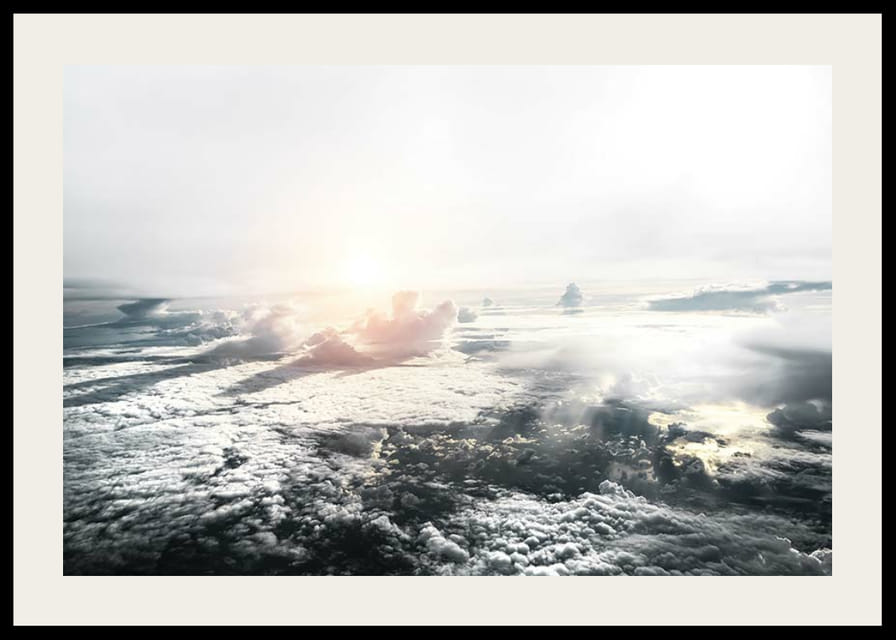 Fotografia della copertura nuvolosa e della luce solare ripresa dall'alto-12