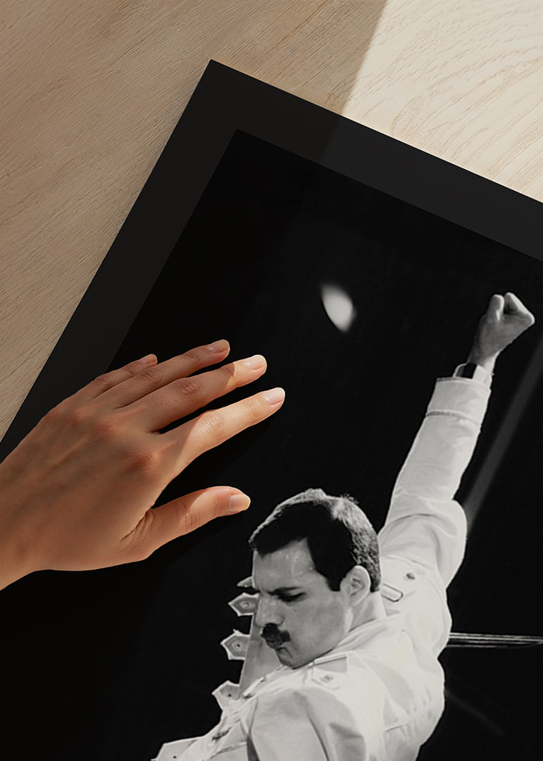 Freddie Mercury-12