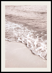 Fotografi av vågskum vid sandstrand i mjuka beige toner-2