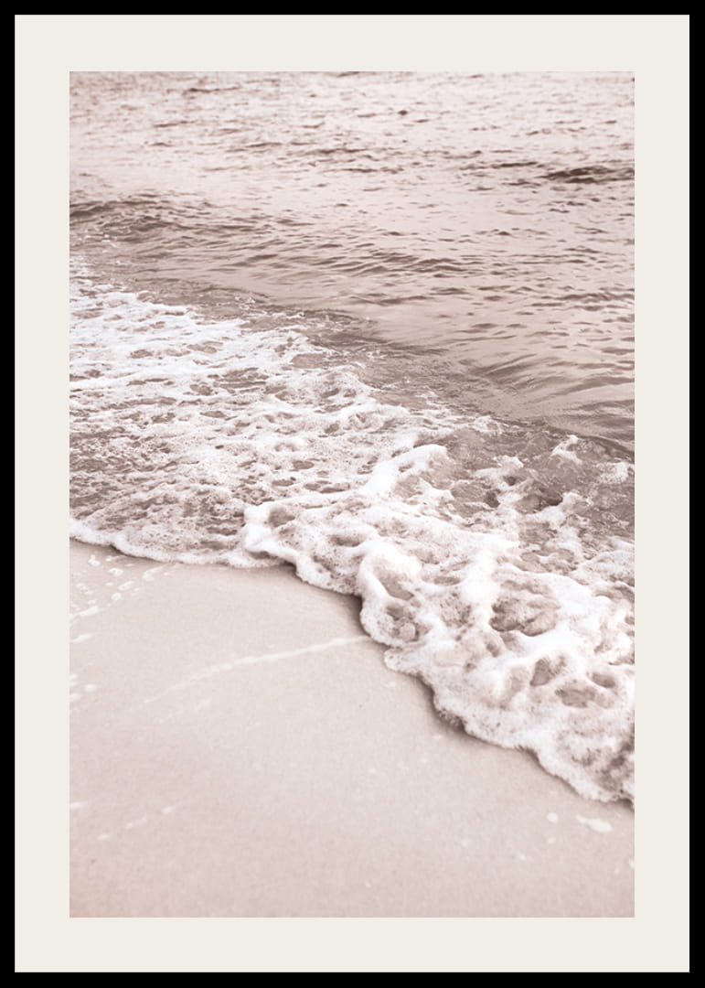 Fotografi av vågskum vid sandstrand i mjuka beige toner-12