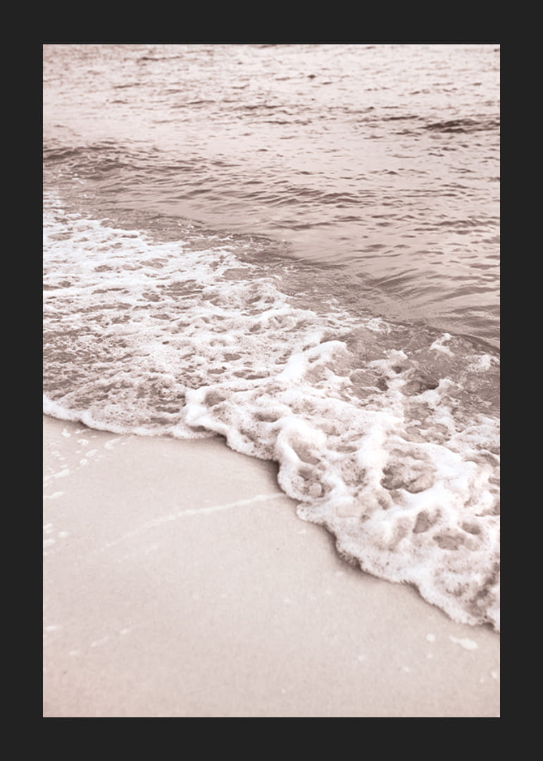 Fotografi av vågskum vid sandstrand i mjuka beige toner-12