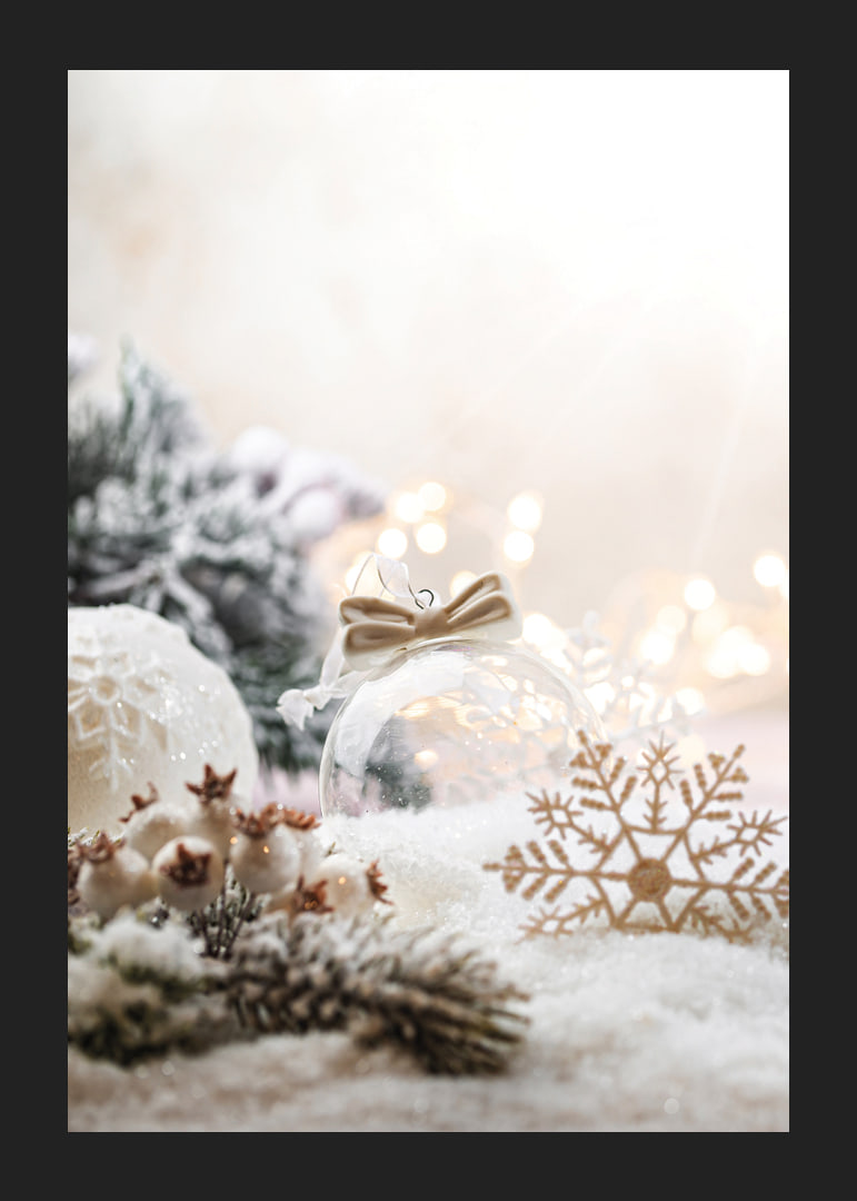 Decorazioni natalizie fotografiche nei toni del beige chiaro e del bianco-12