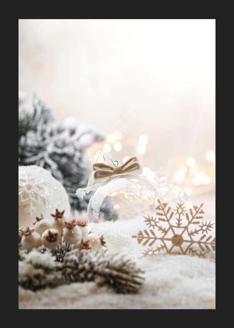 Decorazioni natalizie fotografiche nei toni del beige chiaro e del bianco-12