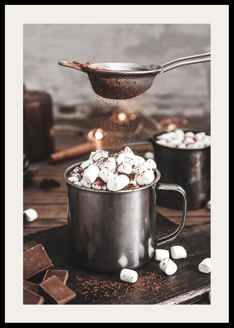 Fotografi av varm choklad med marshmallows i plåtmugg-12
