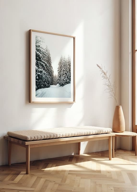 Fotografiskt vinterlandskap med snötäckt väg och granar-12