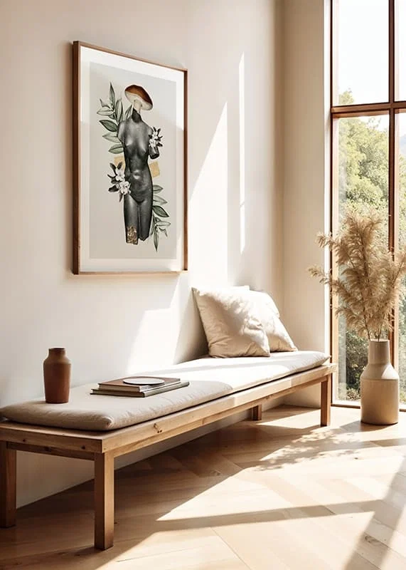 Abstrakt antik skulpturtorso med blommor och gröna blad-12