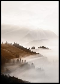 Dimtäckt dal med höstfärgade kullar och granar, fotografi-6