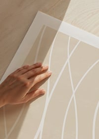 Abstrakte weiße Linien über sandfarbenem Hintergrund mit Textur-9