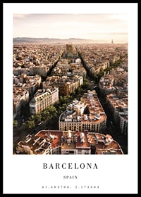 Vedere aeriană a rețelei urbane a Barcelonei și a Sagrada Família la apus-0