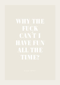 Valkoinen lainausteksti beigellä taustalla tyylikkäässä asettelussa-3