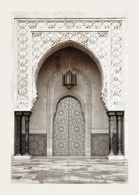 Valokuva koristeellisesta mosaiikkiportista marokkolaisessa moskeijassa-3